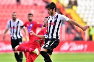 Manisaspor'da yaprak d&ouml;k&uuml;m&uuml;