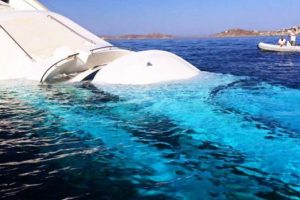 T&uuml;rk yatı Mikonos'ta battı