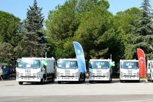 Bursa B&uuml;y&uuml;kşehir'den il&ccedil;elere &ccedil;&ouml;p kamyonu desteği