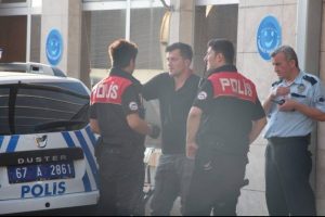 &Ouml;nce ağabeyini vurdu sonra hastaneye g&ouml;t&uuml;rd&uuml;