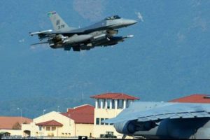ABD: T&uuml;rkiye IŞİD'i havadan vurmaya başlamalı