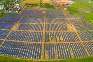 Tamamen g&uuml;neş enerjisiyle &ccedil;alışıyor