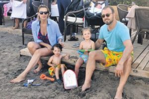 Aile boyu tatildeler...