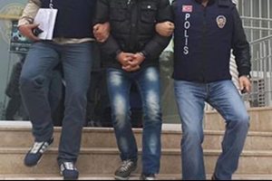 Kendisini asker olarak tanıtıp şehit ailesinin evinde kaldı