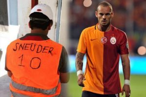 Sneijder'dan inşaat iş&ccedil;isine jest