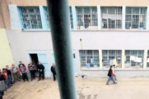 Hapishaneler '&ouml;rt&uuml;l&uuml; af' y&ouml;ntemiyle boşaltılacak