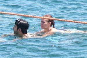 Fahriye Evcen ile Burak &Ouml;z&ccedil;ivit tatilde...