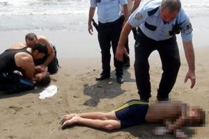 Mersin'de denize giren 2 &ccedil;ocuk boğuldu