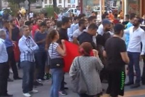Ter&ouml;re tepki eylemine katılım az olunca tepki geldi