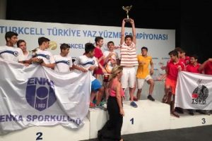 14 yaşında &ccedil;eyrek asırlık T&uuml;rkiye rekorunu kırdı