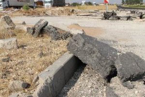 PKK'lılar İpekyolu'nda bomba patlattı!