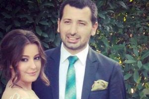 Evli &ccedil;ifti balayı yolunda &ouml;l&uuml;m ayırdı