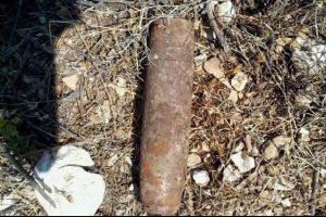 Patlamamış top mermisi bulundu