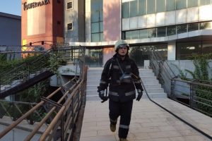 Bursa'da g&ouml;kdelende yangın!