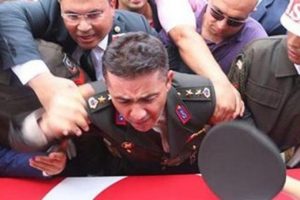 Şehit y&uuml;zbaşının babasından tepki