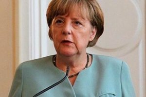 Sığınmacıları ziyaret eden Merkel 'yuhalandı'