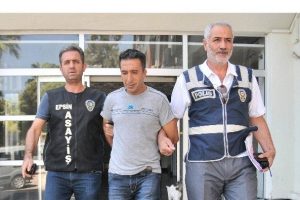 Karısını bı&ccedil;aklayan zanlı tutuklandı