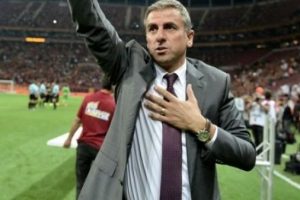 İki yeni transferi resmen a&ccedil;ıkladı! 'Bitti'