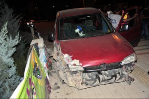 Bursa İneg&ouml;l'de 2 ayrı trafik kazasında 4 kişi yaralandı!