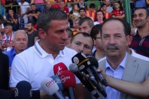 Hamzaoğlu: Bir bardak suda fırtınalar koparılmaya &ccedil;alışılıyor