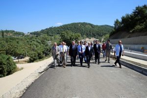 Vali Karaloğlu, k&ouml;pr&uuml;l&uuml; kavşakta incelemelerde bulundu