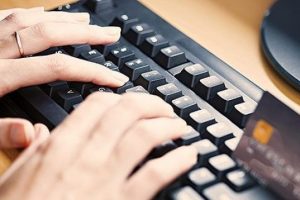 Bursa'da internetten telefon almak istedi ama...