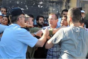 Soma davası polis m&uuml;dahalesiyle başladı!