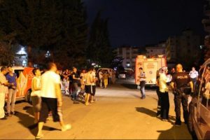Terastaki mangal ateşi daireyi yaktı!