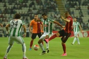 Galatasaray ilk galibiyetini aldı
