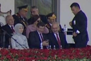 Liderlerden merak uyandıran sohbet