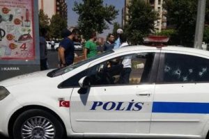 Diyarbakır'da polise saldırı: 1 polis şehit oldu