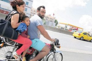 Motosiklette 120 km 'aile boyu tehlike'