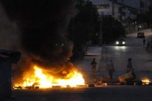 Tunceli'de izinsiz g&ouml;steri