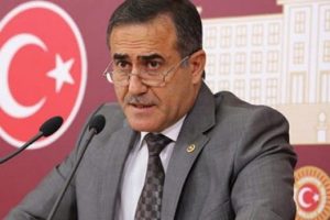 &Ouml;zkes: Hz. Muhammed de Atat&uuml;rk de Saray'a giderdi