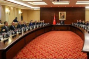 Bakanlar Kurulu'nda ilk &ccedil;atlak!