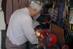 Yarım asırdır bı&ccedil;aklar ondan soruluyor