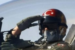 T&uuml;rk savaş pilotu Buğra Baldan'ın b&uuml;y&uuml;k başırısı