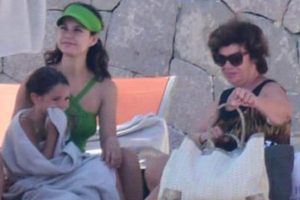 Beren Saat ve Serpil Doğulu buzları eritti...