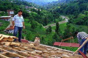&Ccedil;atıya Rize işi 'teleferik'li onarım