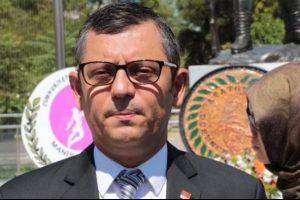 &Ouml;zg&uuml;r &Ouml;zel: Allah kimseyi İhsan Hoca'nın d&uuml;şt&uuml;ğ&uuml; duruma getirmesin