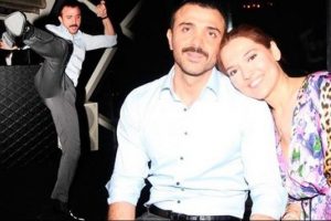Demet Akalın'ın eşi Okan Kurt 10 kişiyle kavga etti...