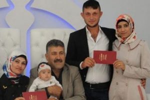 &Ouml;nce baba evlendi, sonra iki oğlu...