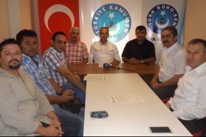 Ka&ccedil;ırılan g&uuml;mr&uuml;k memurlarından haber alınamıyor! Sendikalar tedirgin!
