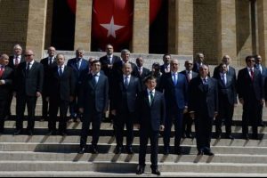 Se&ccedil;im h&uuml;k&uuml;metinden Anıtkabir ziyareti