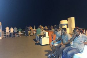 G&ouml;k&ccedil;eada feribotu arıza yaptı