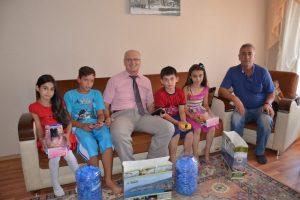 Bursalı miniklerden 'mavi kapak' kampanyasına b&uuml;y&uuml;k destek!