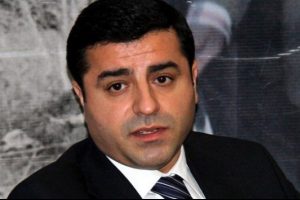 Demirtaş'tan PKK'nın Diyarbakır'da doktoru &ouml;ld&uuml;rmesine tepki
