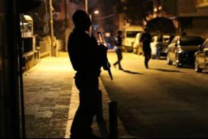 İstanbul'da 'himmet' operasyonu: 17 g&ouml;zaltı