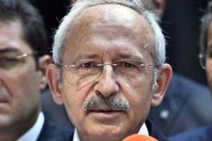 'Apar topar istifa etmek zorundalar'