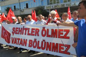 Bursa'da sendikalardan ter&ouml;re karşı birleşin &ccedil;ağrısı
